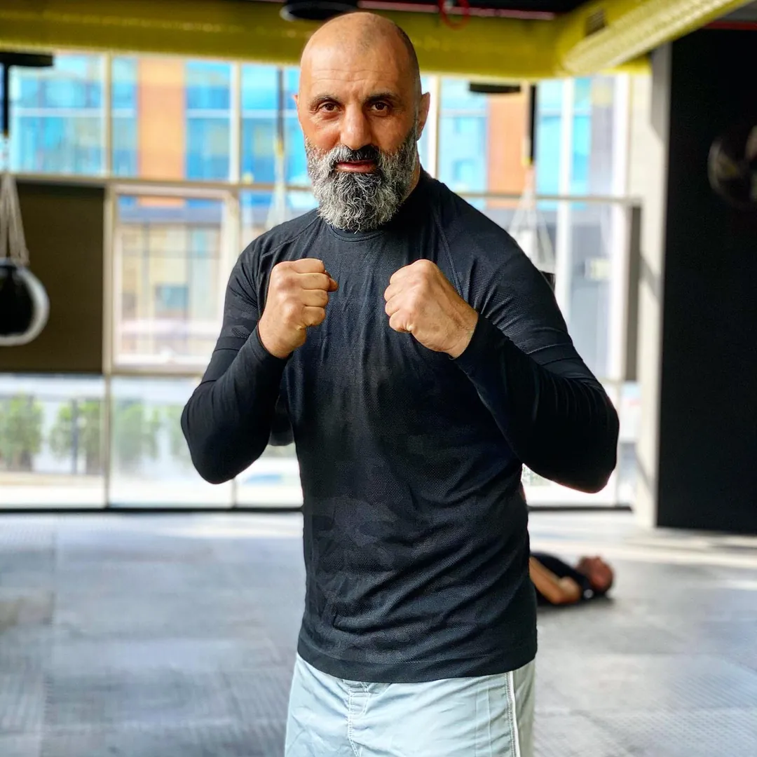 Boxinghall'da gard almış Birol Topuz