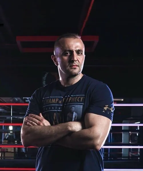 Boxinghall Baş Antrenörü Yetki Taşçı