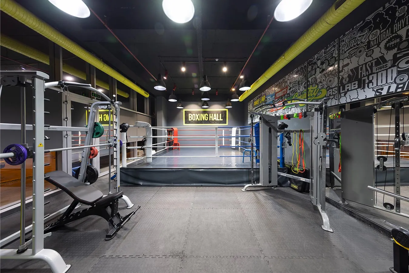 Boxinghall ringi ve çevresindeki teknik çalışma alanı